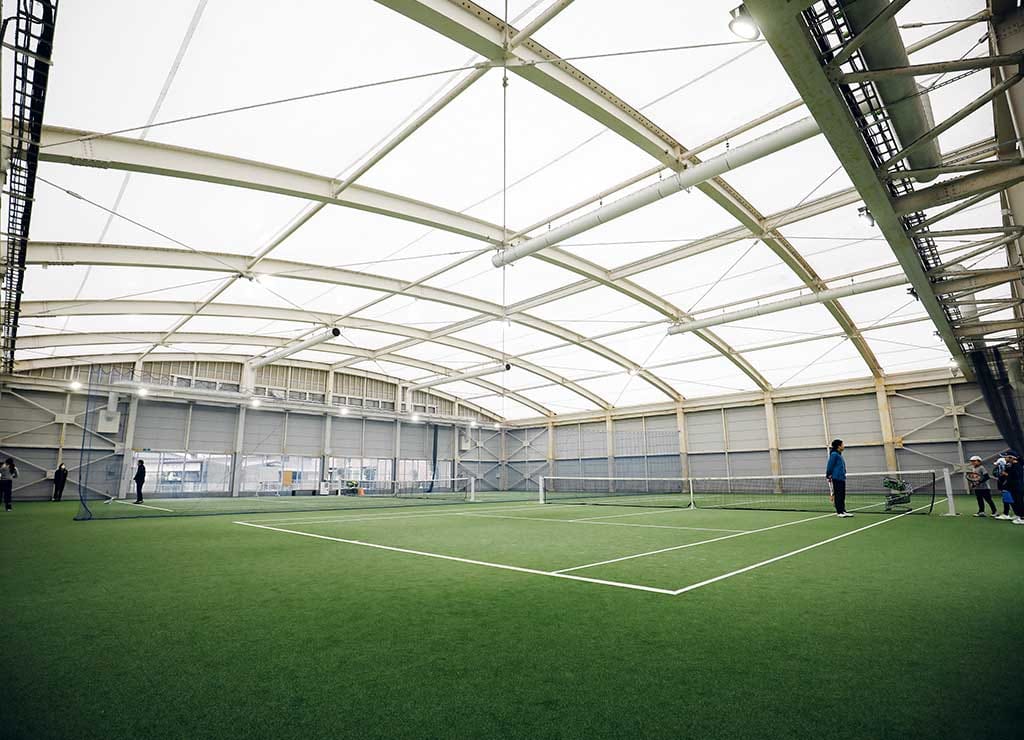 インドアテニスコート